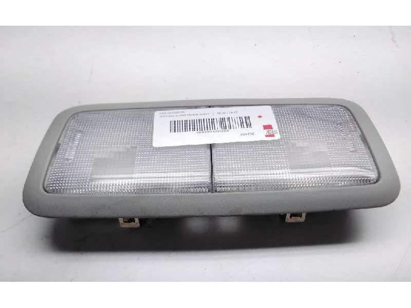 Recambio de luz interior para toyota auris hybrid active referencia OEM IAM 8125005030B0  