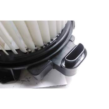 Recambio de motor calefaccion para toyota auris hybrid active referencia OEM IAM AV2727008085  