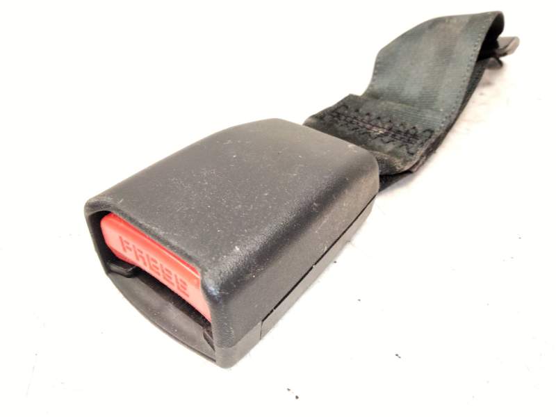 Recambio de enganche cinturon trasero derecho para ssangyong rexton w / rexton 2.0 xdi referencia OEM IAM   