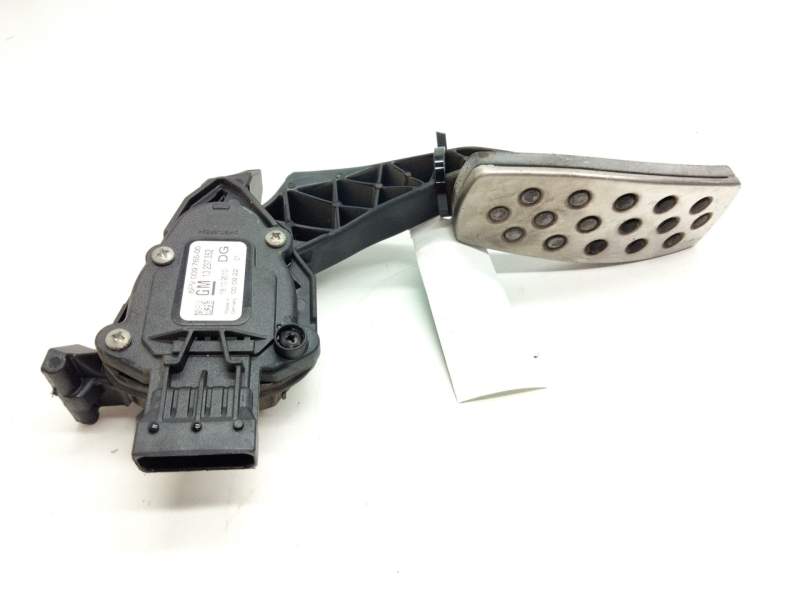 Recambio de pedal acelerador para opel insignia sports tourer cosmo referencia OEM IAM 13237352  