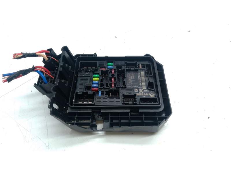 Recambio de caja fusibles para dacia bisgster referencia OEM IAM 284B74207R  