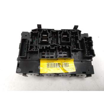 Recambio de caja fusibles para dacia bisgster referencia OEM IAM 243225497R  