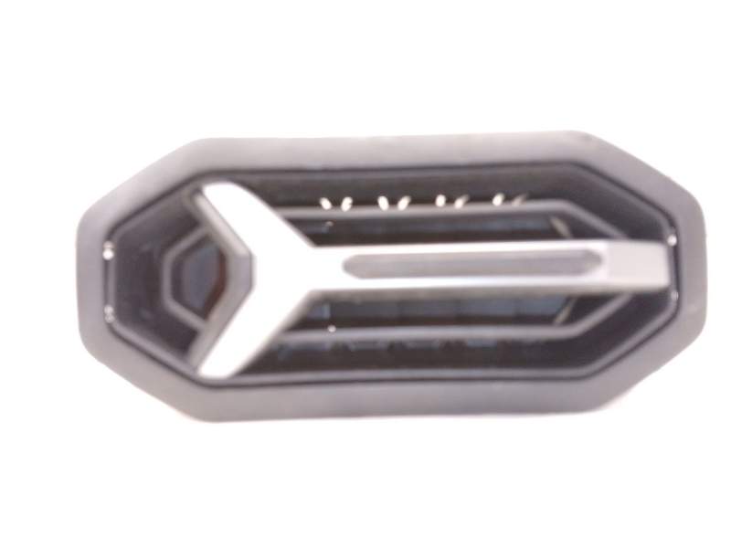 Recambio de aireador derecho para dacia bisgster referencia OEM IAM 687602110R  