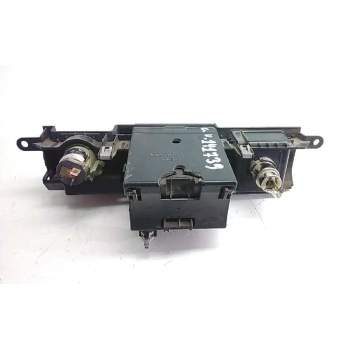 Recambio de cenicero para land rover discovery v6 td se referencia OEM IAM 7022705  