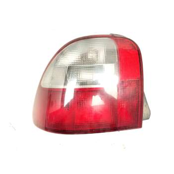 PILOTO TRASERO IZQUIERDO 5104A02 XFB101010