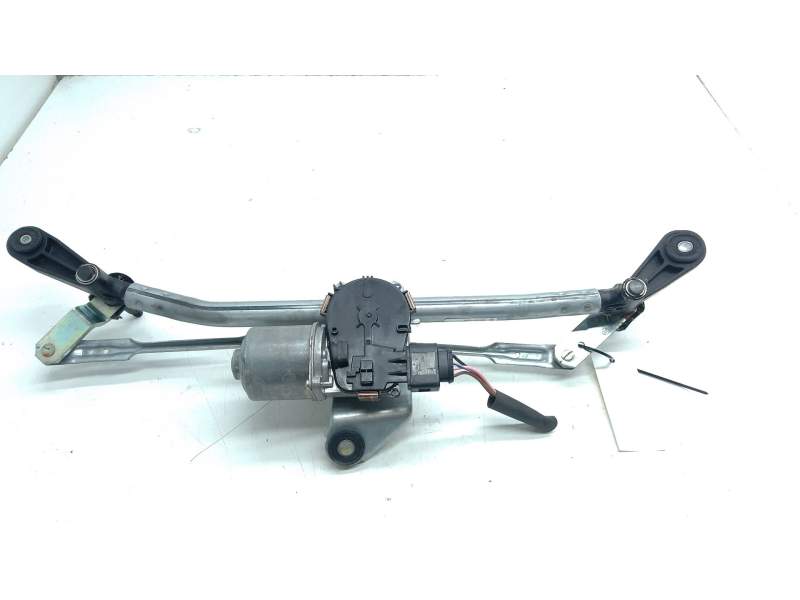 Recambio de motor limpia delantero para dacia bisgster referencia OEM IAM 288007139R  