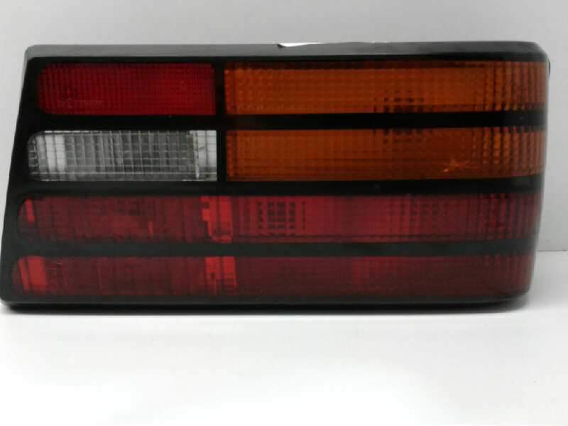 Recambio de piloto trasero derecho para ford orion cl referencia OEM IAM 86AG13A602  