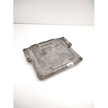 Recambio de centralita motor uce para renault laguna ii (bg0) expression referencia OEM IAM 0281010556 8200153946 8200095416