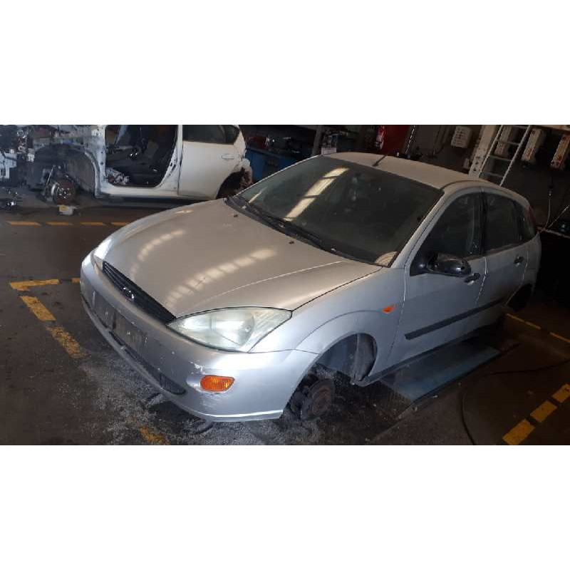 ford focus berlina (cak) del año 2000