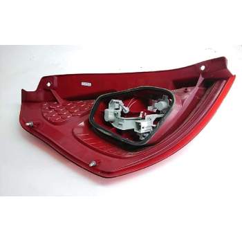 Recambio de piloto trasero derecho para ford fiesta (cb1) trend referencia OEM IAM 8A6113404A 0374D 
