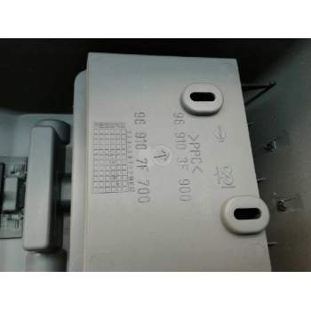 Recambio de consola central para nissan terrano/terrano.ii (r20) referencia OEM IAM 969103F900  