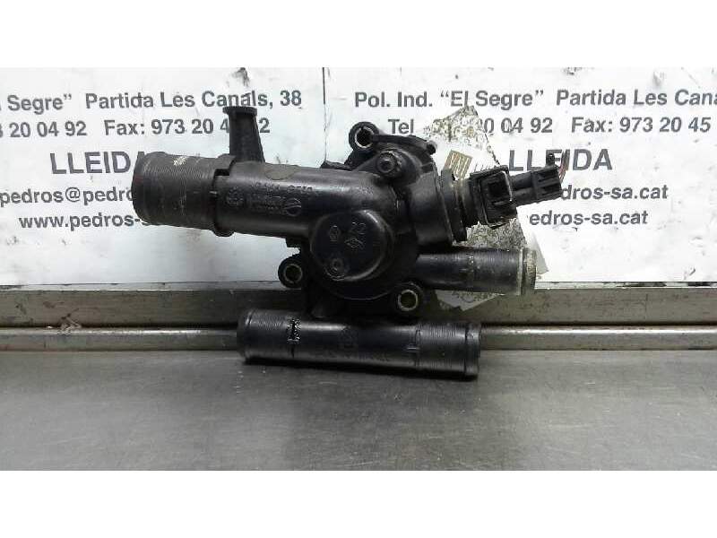 Recambio de caja termostato para renault scenic ii luxe privilege referencia OEM IAM   