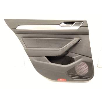 GUARNECIDO PUERTA TRASERA IZQUIERDA 3G0867419A 