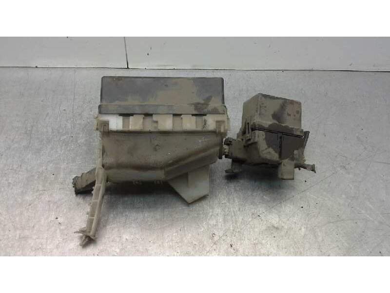 Recambio de caja fusibles para nissan x-trail (t30) 2.2 16v turbodiesel cat referencia OEM IAM   93535
