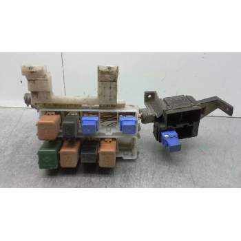 Recambio de caja fusibles para nissan x-trail (t30) 2.2 16v turbodiesel cat referencia OEM IAM   93535