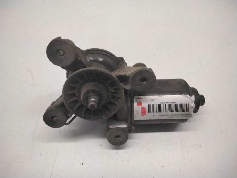 Recambio de motor limpia delantero para mazda b-serie (un) sdx doble cabina referencia OEM IAM UJ0667340A  