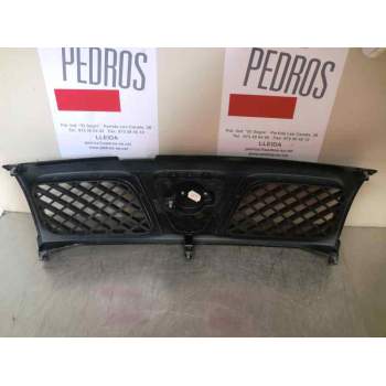 Recambio de rejilla delantera para nissan terrano/terrano.ii (r20) 2.7 turbodiesel referencia OEM IAM 9246M019440 NEGRO 