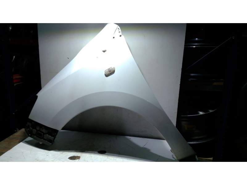 Recambio de aleta delantera izquierda para dacia dokker ambiance referencia OEM IAM 631016113R  