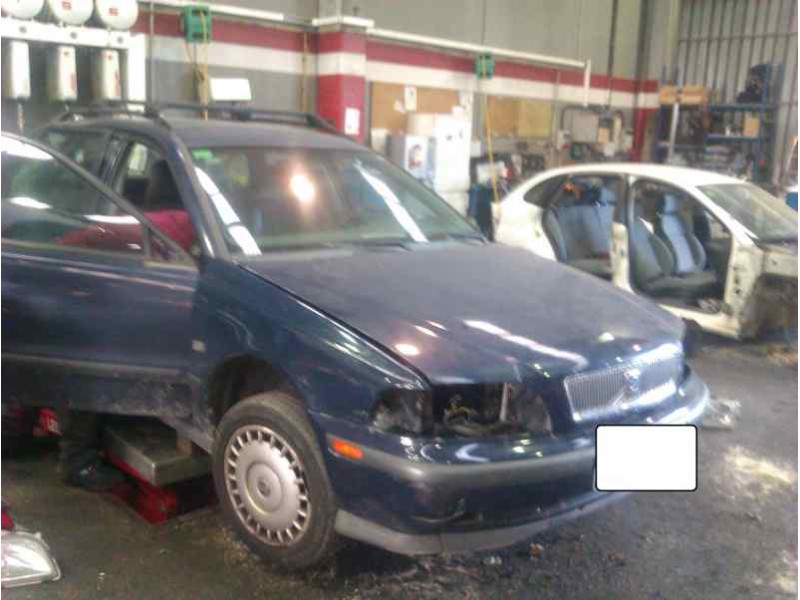 volvo v40 familiar del año 1997