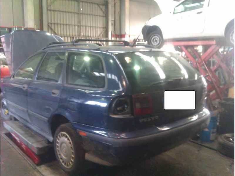 volvo v40 familiar del año 1997