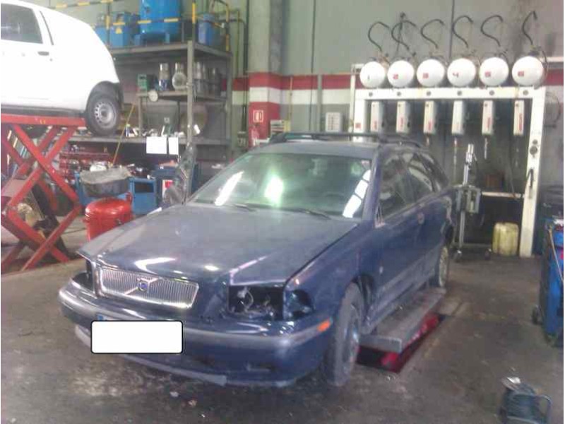 volvo v40 familiar del año 1997