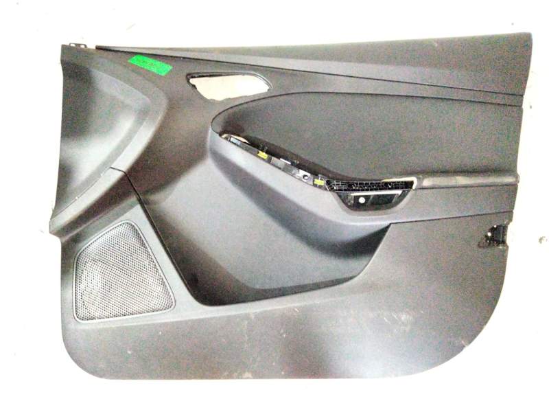 Recambio de guarnecido puerta delantera derecha para ford focus iii sedán 1.0 ecoboost referencia OEM IAM F1EBA23942  