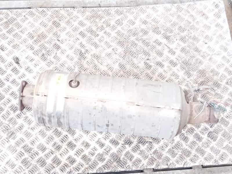 Recambio de catalizador para fuso (mitsubishi) canter 7c15 eco hybrid referencia OEM IAM ME230696  