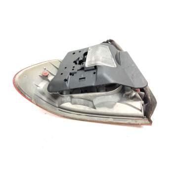 Recambio de piloto trasero derecho para bmw 3 coupé (e46) 320 ci referencia OEM IAM 8364922  