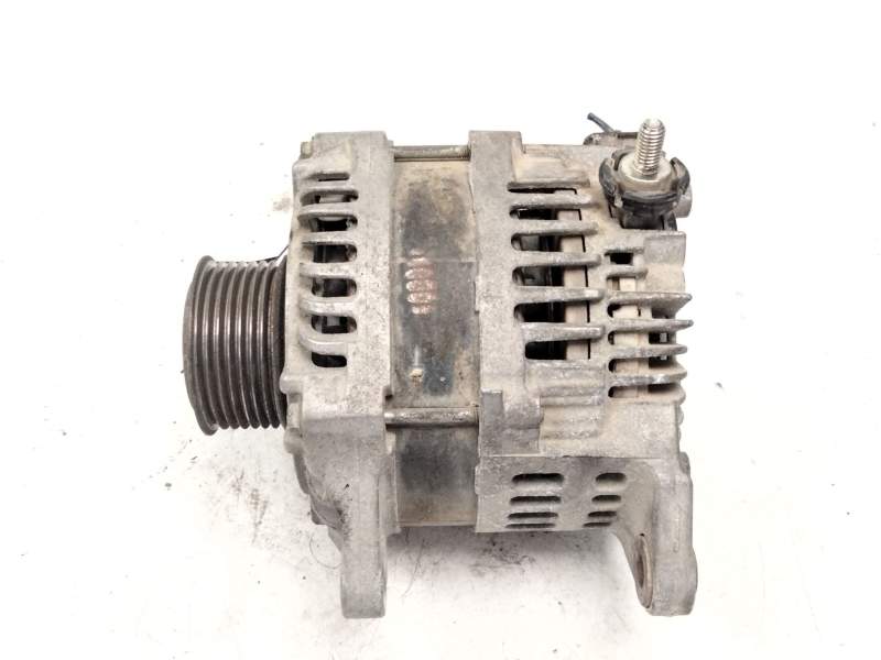 Recambio de alternador para nissan nt500 35.15 referencia OEM IAM 23100WM40B  