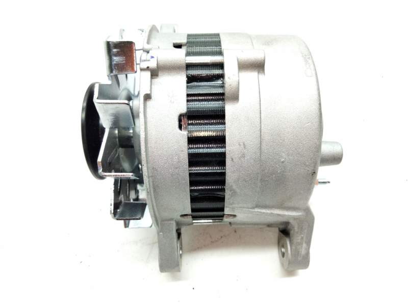 Recambio de alternador para hyundai santamo 2.0 16v referencia OEM IAM 155009035  