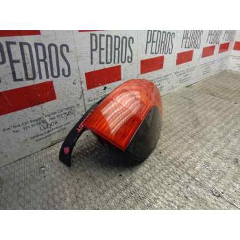 Recambio de piloto trasero derecho para peugeot 306 break referencia OEM IAM 14C102 YORKA 45228 