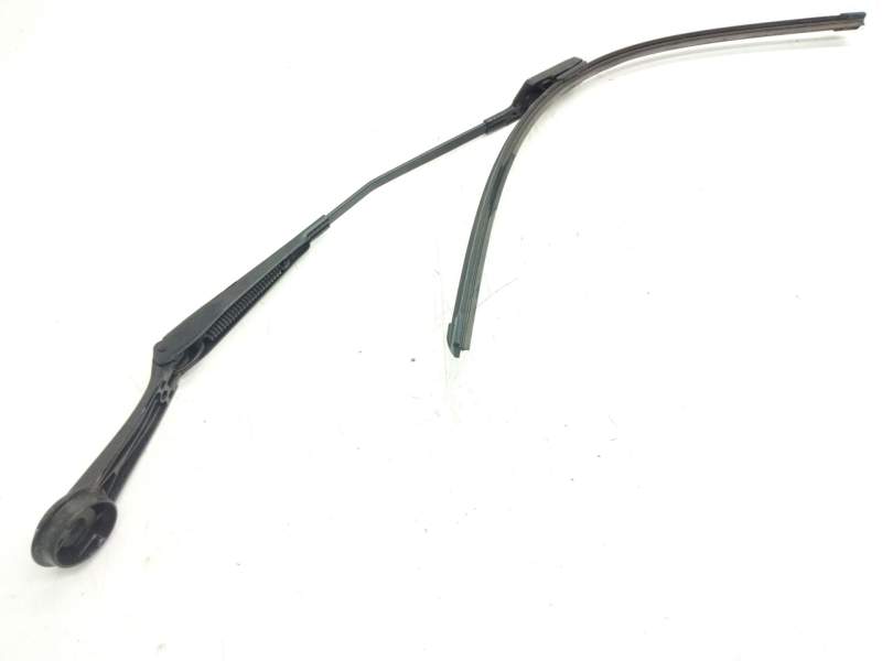 Recambio de brazo limpia delantero derecho para ford focus iii sedán 1.0 ecoboost referencia OEM IAM BM5117526BC  