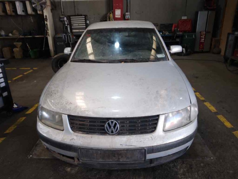 volkswagen passat berlina (3b2) del año 1999