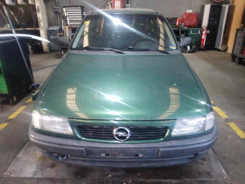 opel astra f berlina del año 1996