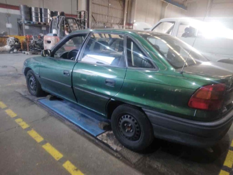 opel astra f berlina del año 1996