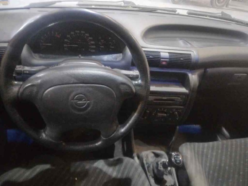 opel astra f berlina del año 1996