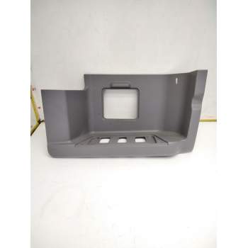 ESTRIBO DE CABINA DERECHO MCP550939 GRIS APOYAPIES NUEVO