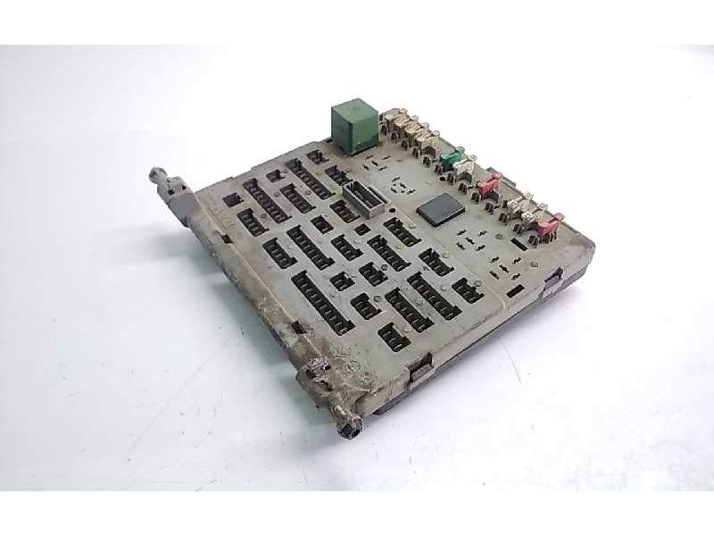 Recambio de caja fusibles para peugeot 205 berlina 1.4 referencia OEM IAM   33130