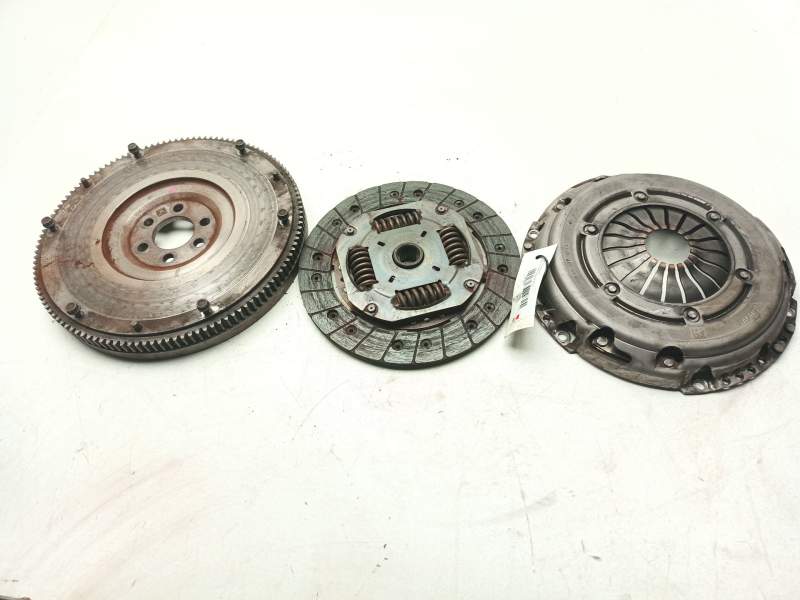 Recambio de kit embrague para skoda rapid active referencia OEM IAM 04C105269E  
