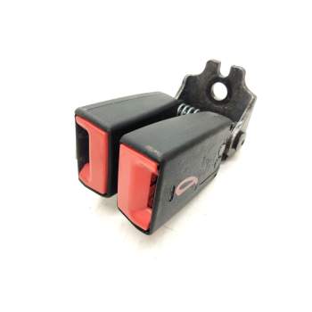 Recambio de enganche cinturon trasero central para ford focus iii sedán 1.0 ecoboost referencia OEM IAM BM51613K21  