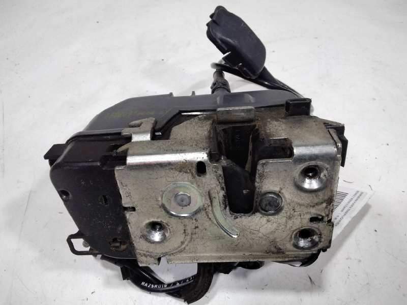 Recambio de cerradura puerta trasera izquierda para renault scenic ii emotion referencia OEM IAM 119333  