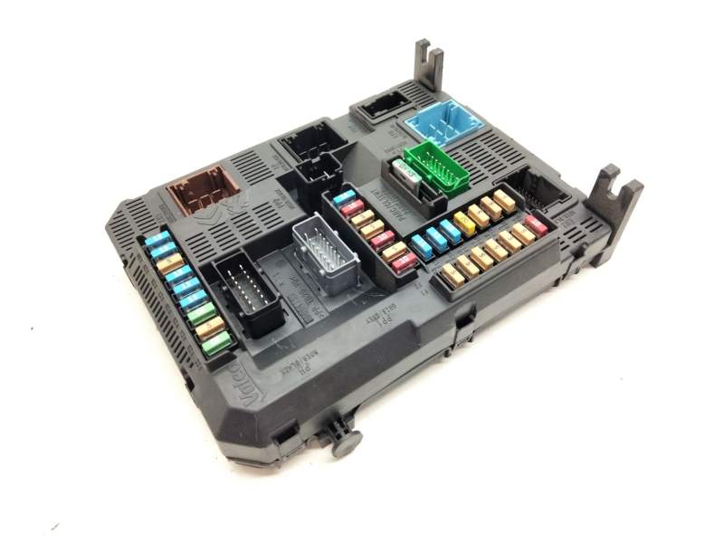 Recambio de caja reles para citroën c4 cactus feel referencia OEM IAM 9807531680  