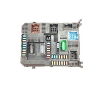 Recambio de caja reles para citroën c4 cactus feel referencia OEM IAM 9807531680  