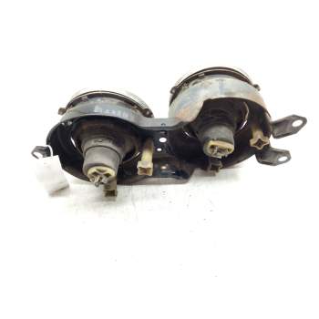 Recambio de faro derecho para bmw serie 5 (e28) 520i referencia OEM IAM   