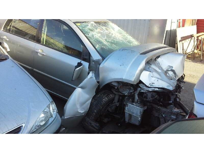 toyota corolla (e12) del año 2004