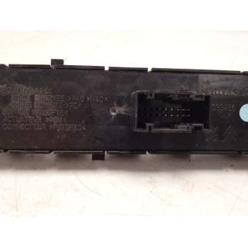 Recambio de mando multifuncion para peugeot 3008 confort referencia OEM IAM 10033756  