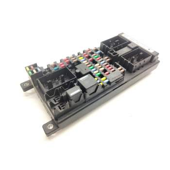 Recambio de caja fusibles para land rover discovery 5 referencia OEM IAM GH2214F041AA  