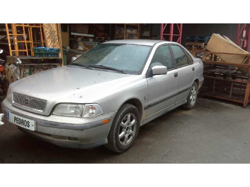 volvo s40 berlina del año 1997