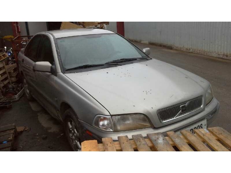 volvo s40 berlina del año 1997