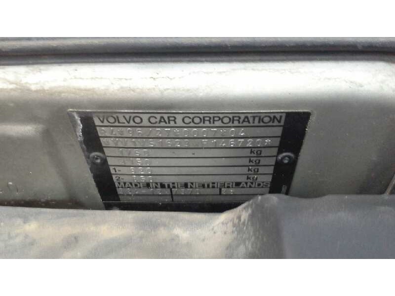 volvo s40 berlina del año 1997